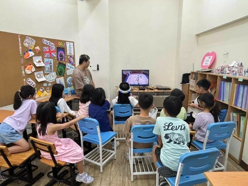🎮跨域科學夏令營-VR實境體驗🕹️ 🎮跨域科學夏令營-VR實境體驗🕹️