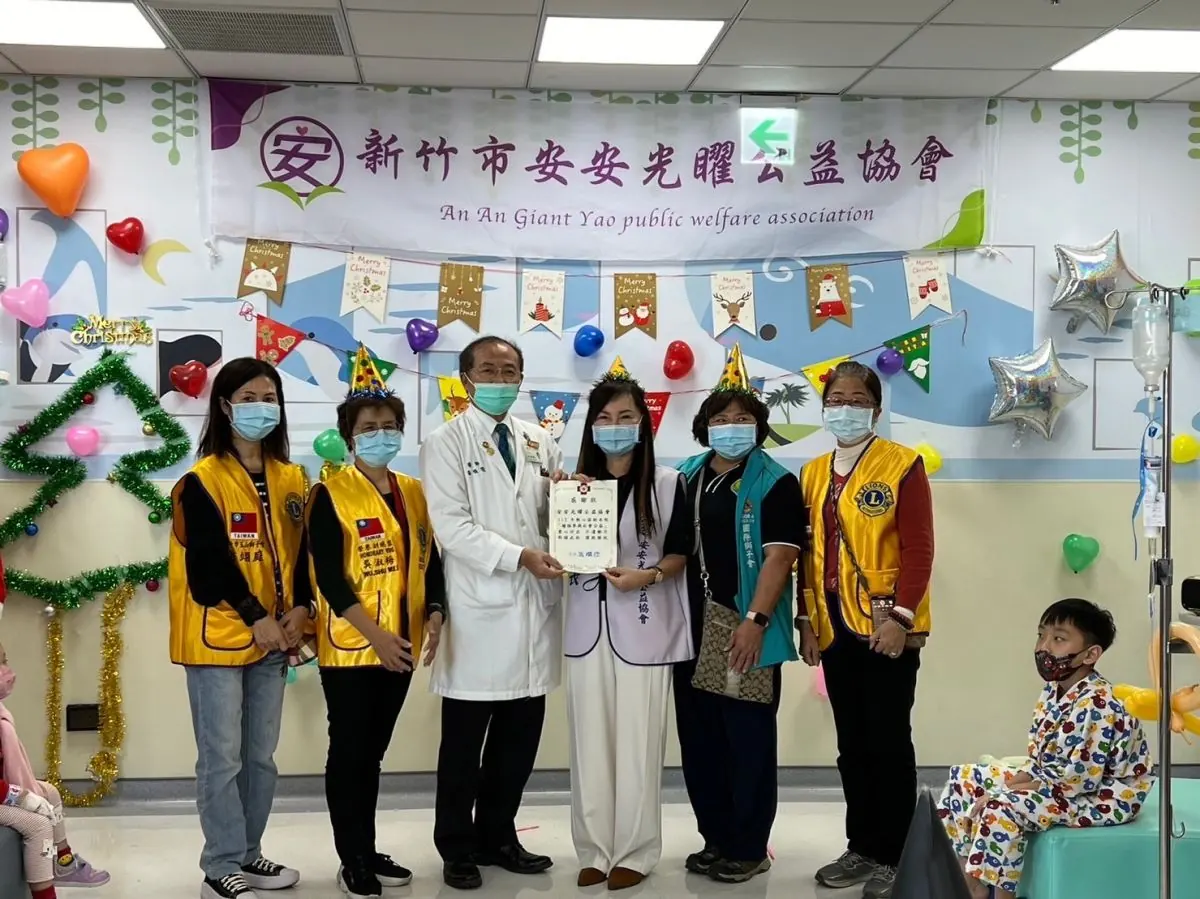 安安光曜公益協會聖誕前夕，藉社福活動共同溫暖馬偕病童的心