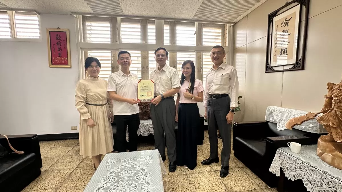 【公益接力不間斷！聖奇幼兒園挺身推動誠正中學讀報計畫】