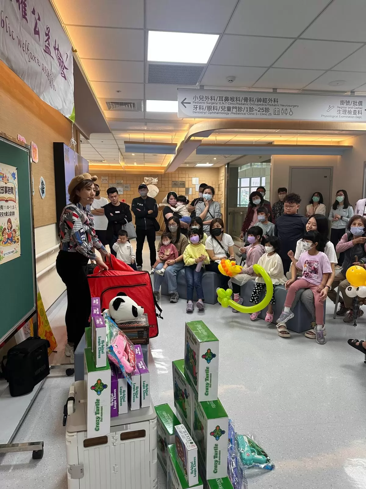【不只是說故事!安安光矅走進醫院 陪住院、癌童及看診病童找回笑容與希望】 【不只是說故事!安安光矅走進醫院 陪住院、癌童及看診病童找回笑容與希望】