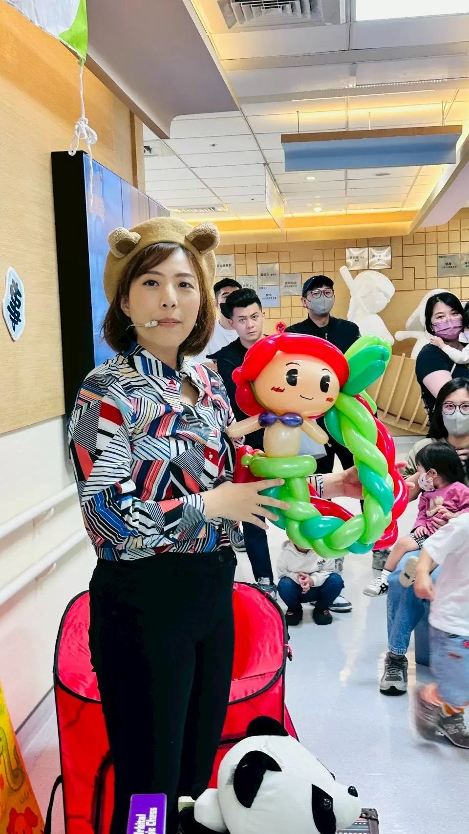 【不只是說故事!安安光矅走進醫院 陪住院、癌童及看診病童找回笑容與希望】 【不只是說故事!安安光矅走進醫院 陪住院、癌童及看診病童找回笑容與希望】